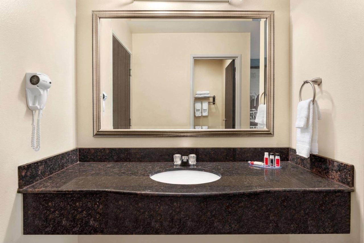 Luxe Hotel 2*