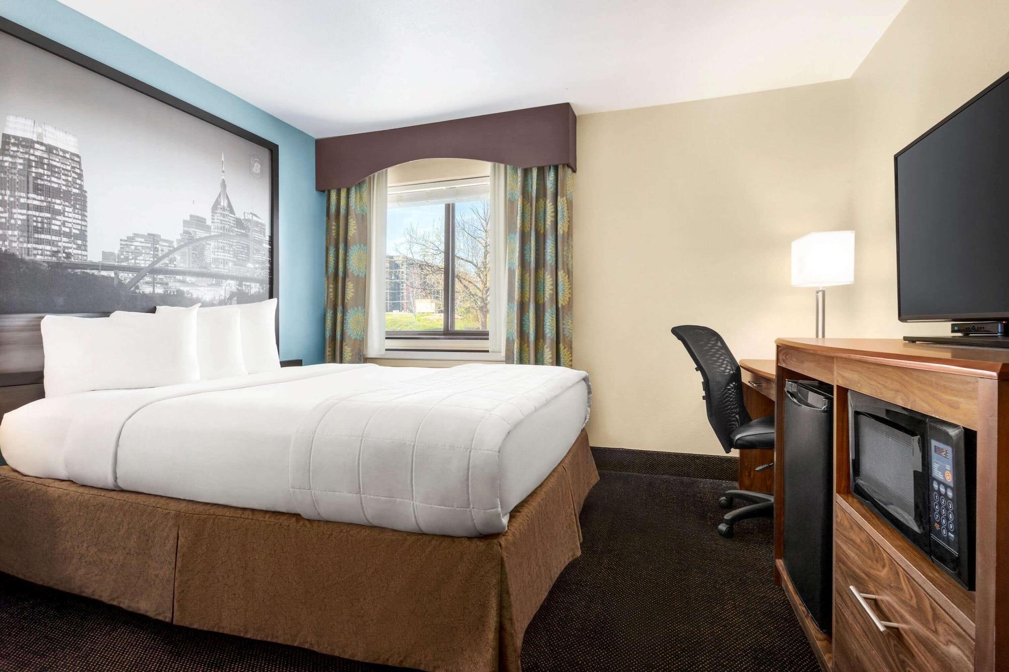 Luxe Hotel 2*